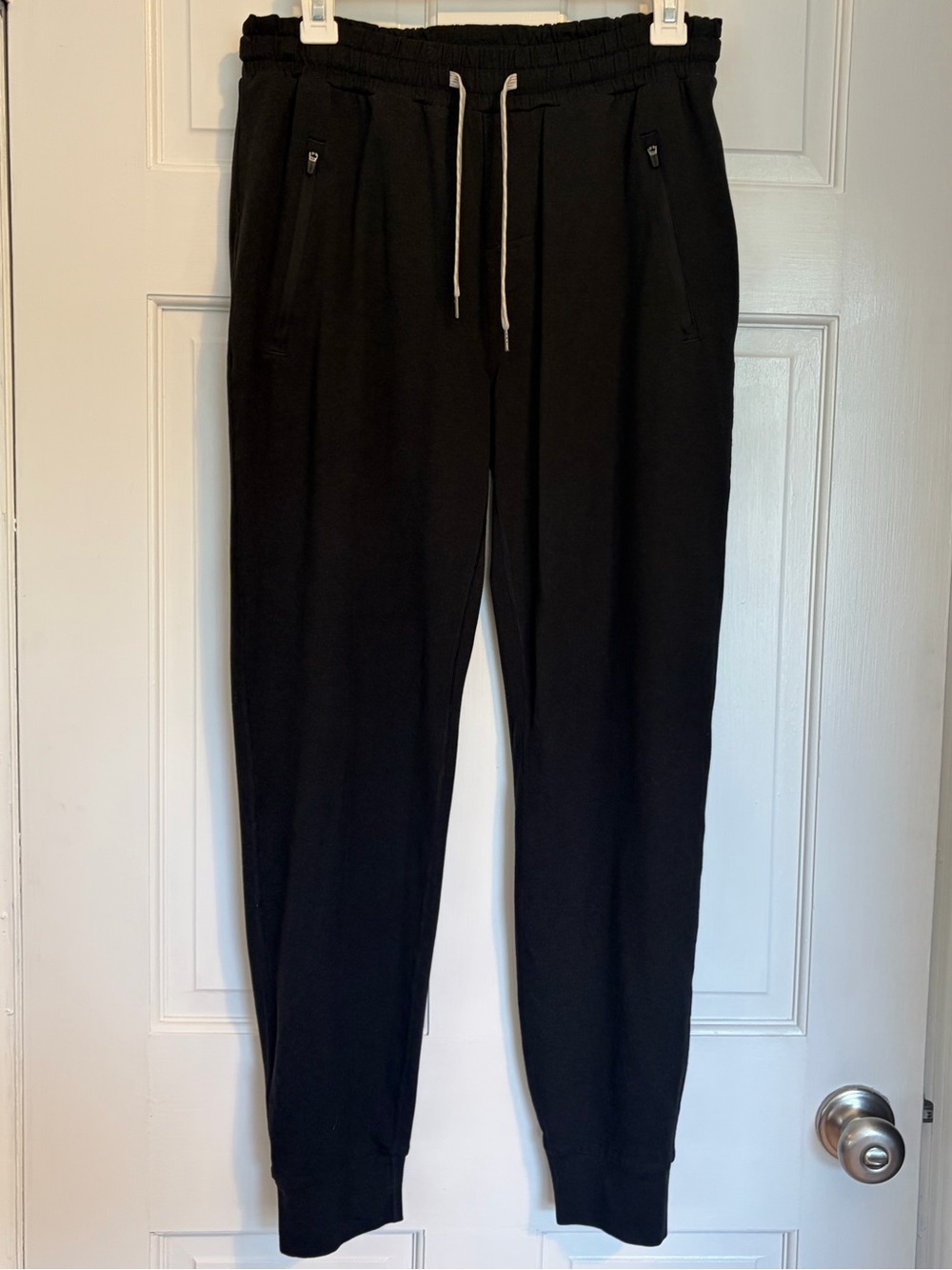 Vuori Ponto Performance Jogger in Black Heather - Picture 5 of 10